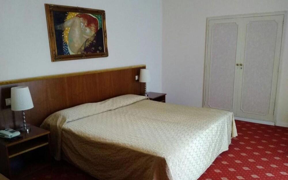 Grand Hotel Regina Salsomaggiore Salsomaggiore Terme Dış mekan fotoğraf